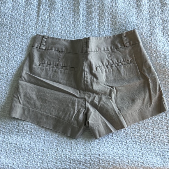 Shorts - Picture 2 of 3